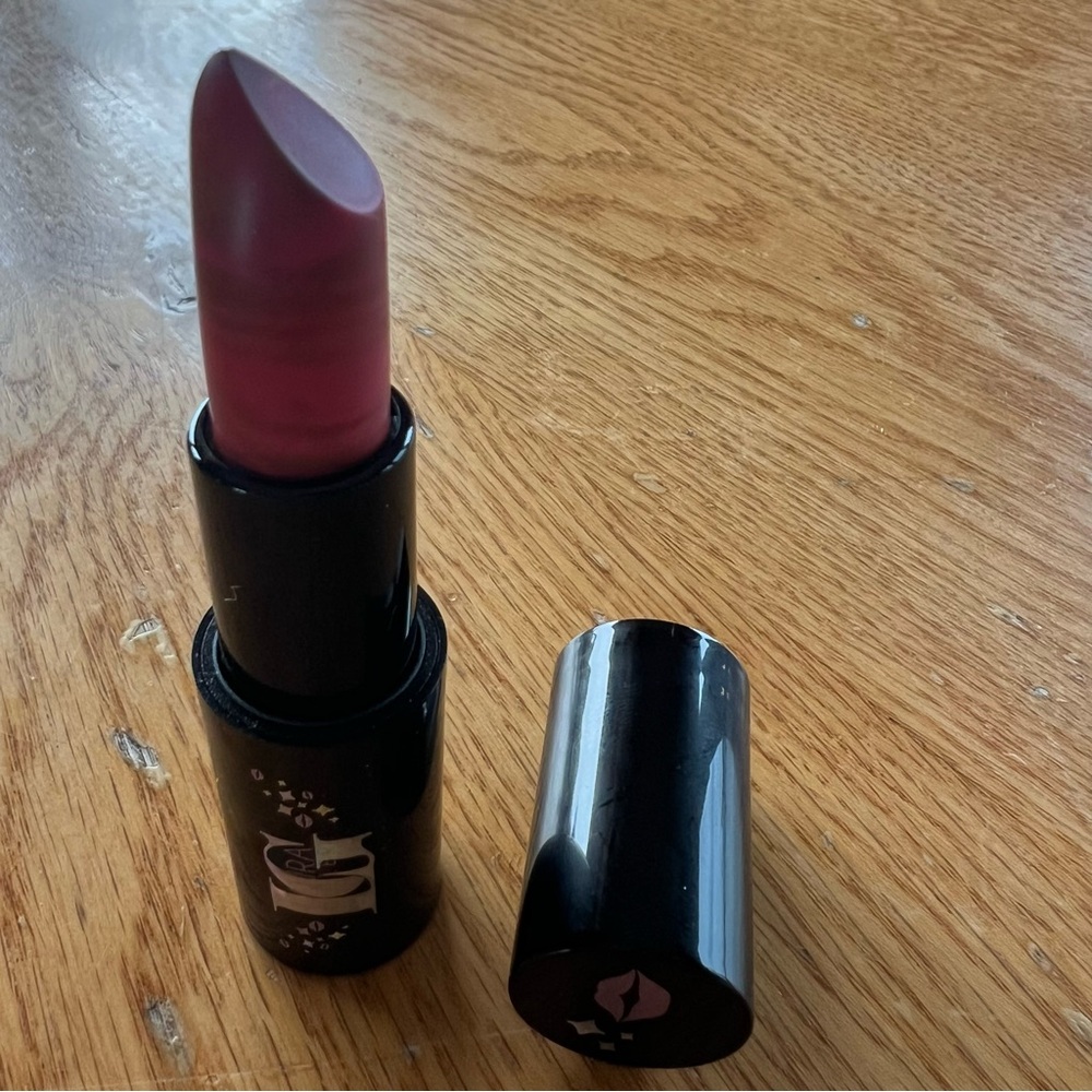 LAURA GELLER ITALIAN MARBLE LIPSTICK - Strawberry Toffee Magnetic Close - Picture 2 of 6